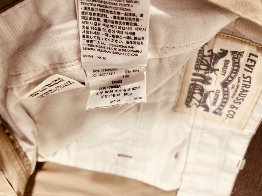 Calças Levis Chino