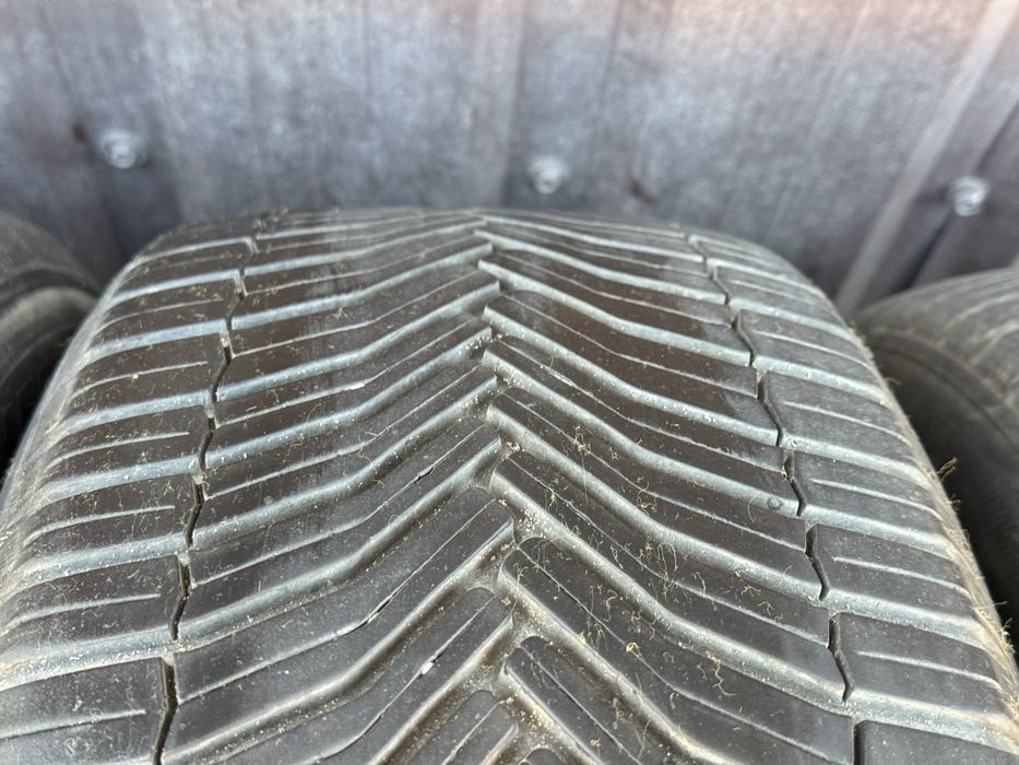 Зимова резина 205/55 R16 5-7 мм 20 рік Michelin Шира зима Гума Європа