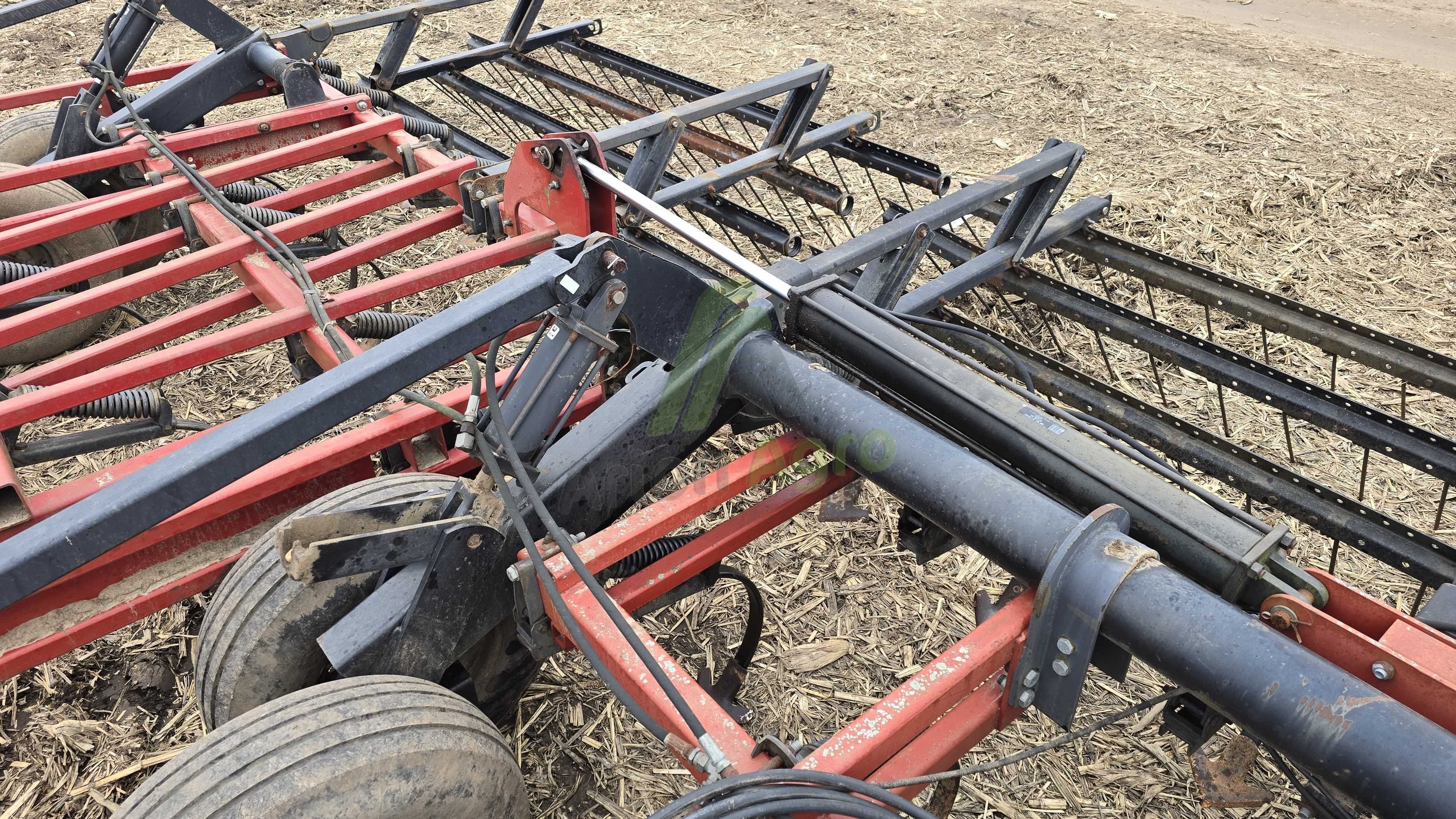 Культиватор Кейс тайгермейт 2 Case IH Tiger Mate 2 шириною 11 метрів