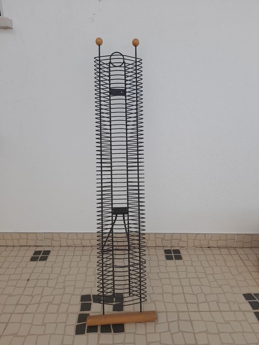 Porta CDS. Altura,1,05m,largura,20cm.