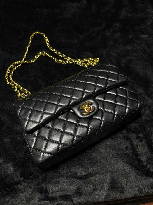Chanel timeless classic 11.12 double flap bag medium