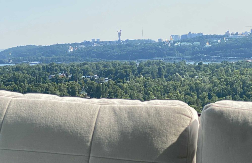 Продаж видової квартири 70 м.кв. Русанівська Гавань