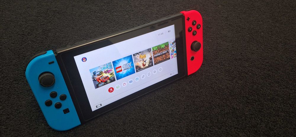 Nintendo Switch 1 + etui