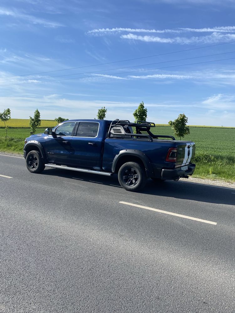 Dodge ram 5.7 hemi +gaz możliwa  zamiana