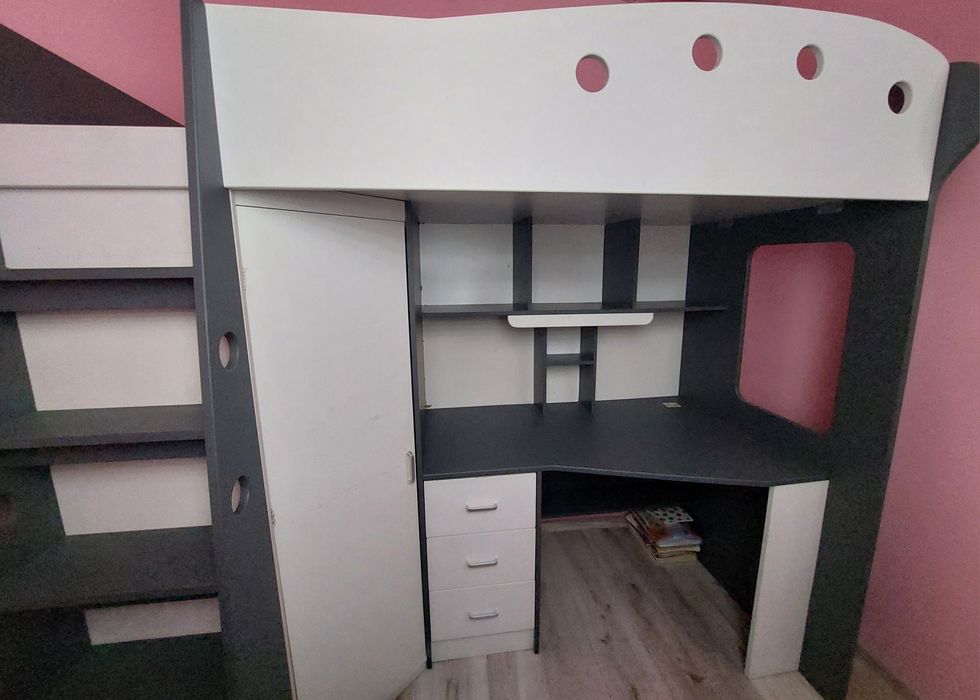 Łóżko piętrowe antresola szafa narożna biurko szary biały szuflady