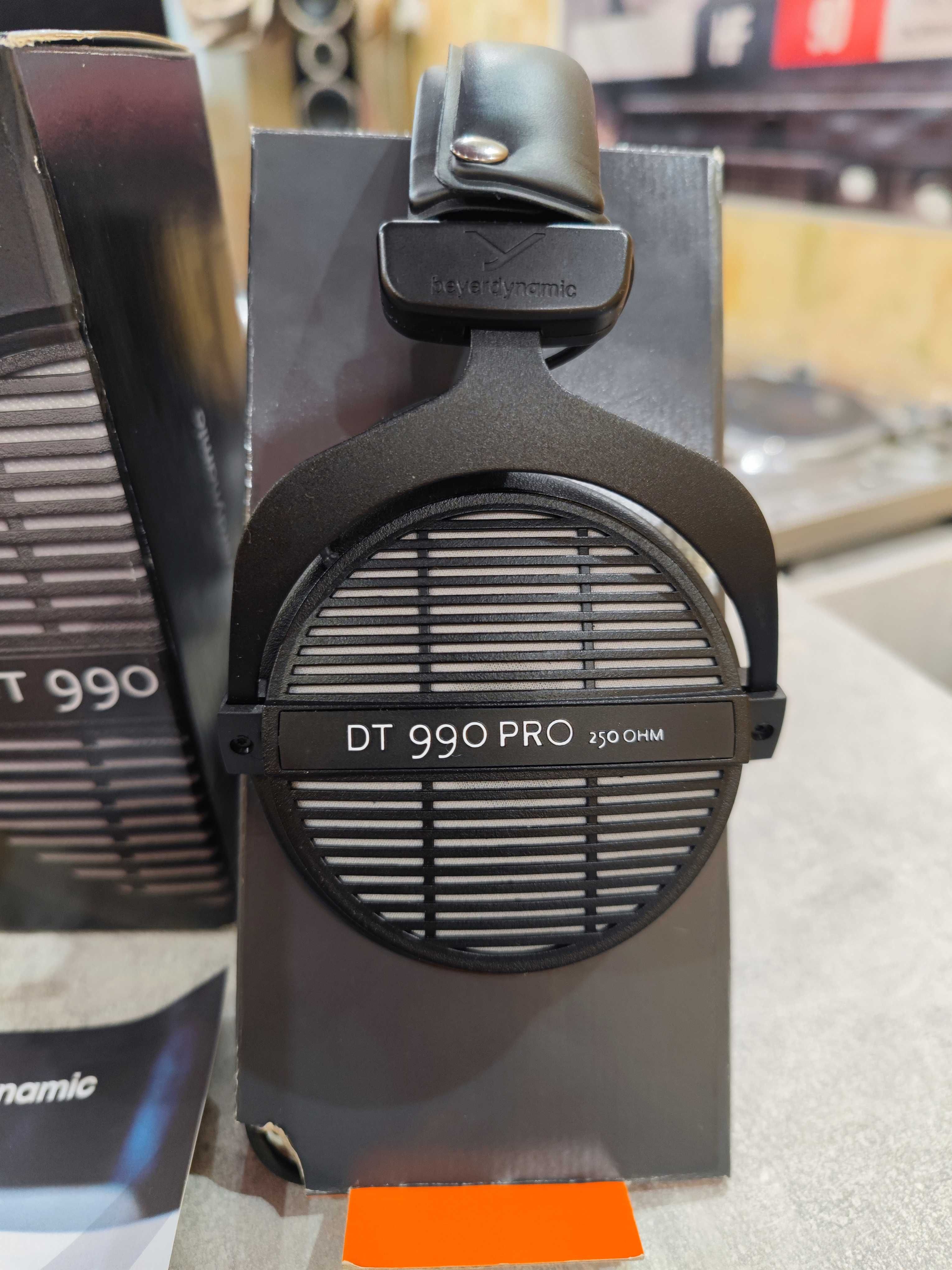 Навушники Beyerdynamic DT 990 Pro 250Ω