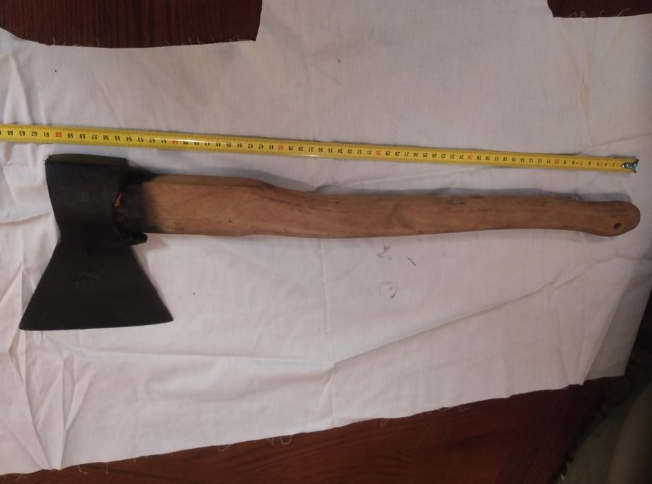 Топор 1968 года б/у.