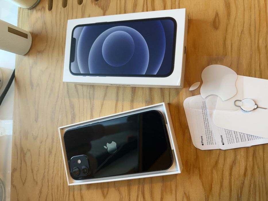 iPhone 12 com bateria nova, caixa e capa
