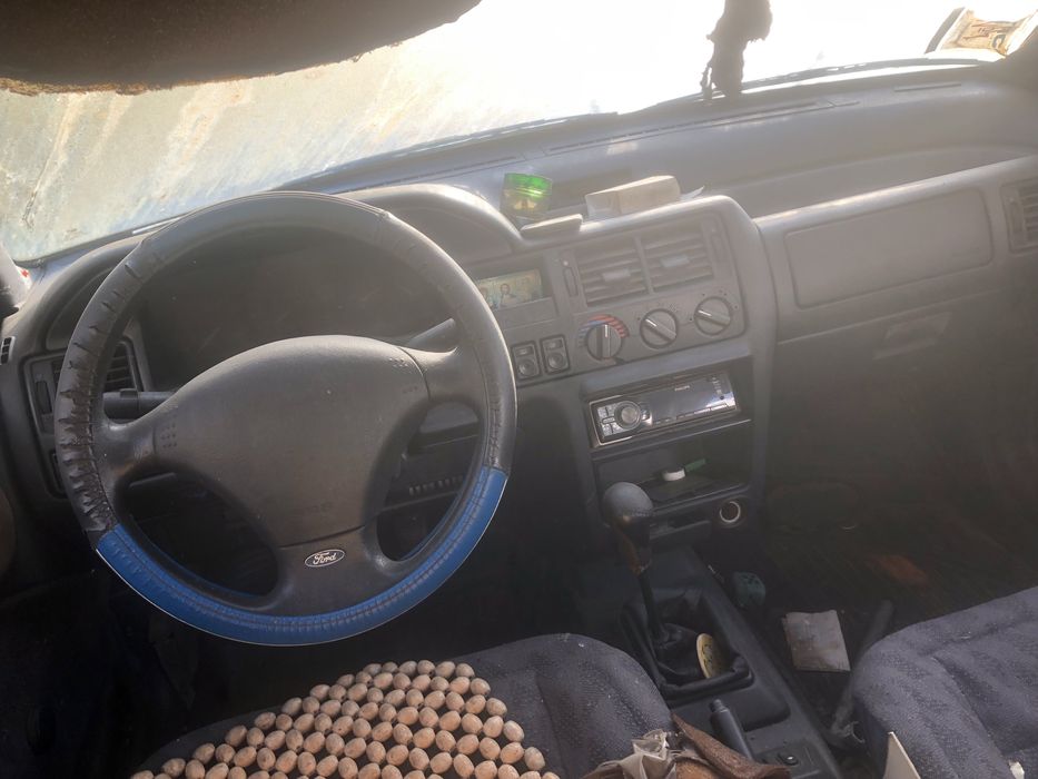 Форд ЕСКОРТ 1994 рік 1.6 мотор DOTC