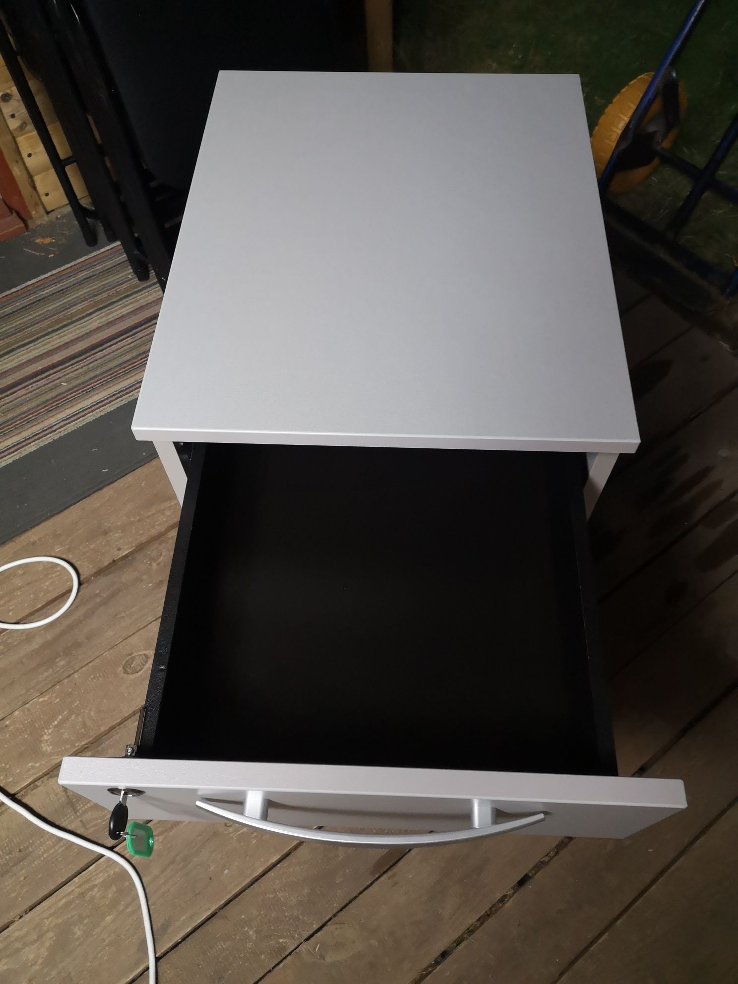 Kontenerek biurowy kolor jasny szary ikea