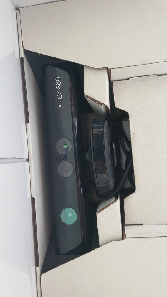 Xbox 360 + 2 pady + gry