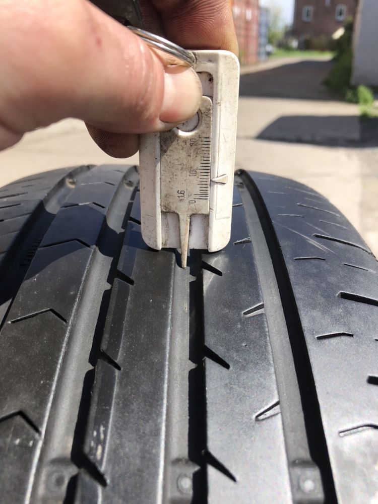 Opony uzywane Continental 205/55r17 95V XL Conti Premium Contact 5 -2s