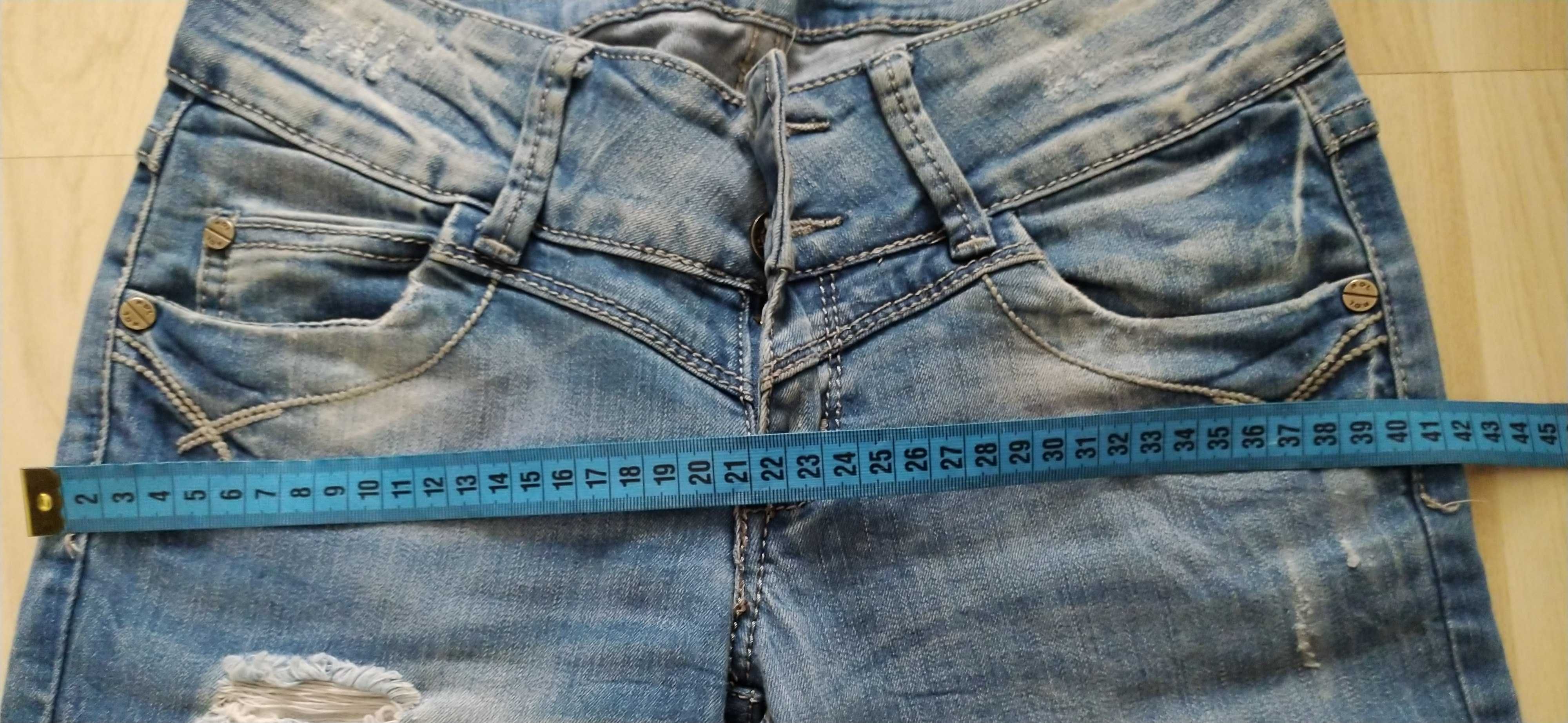 Krótkie spodenki jeans do kolana damskie modne rozdarcia 34