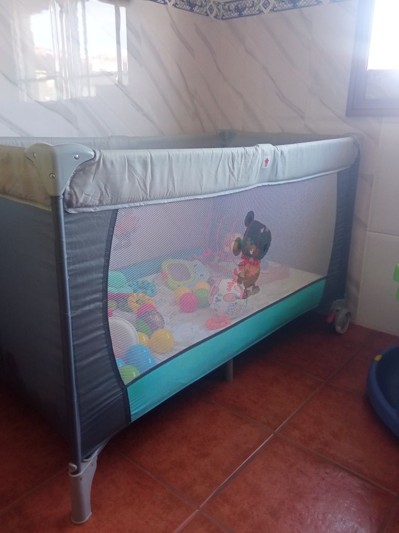 Vendo cama de viagem ou parque de crianças em muito bom estado