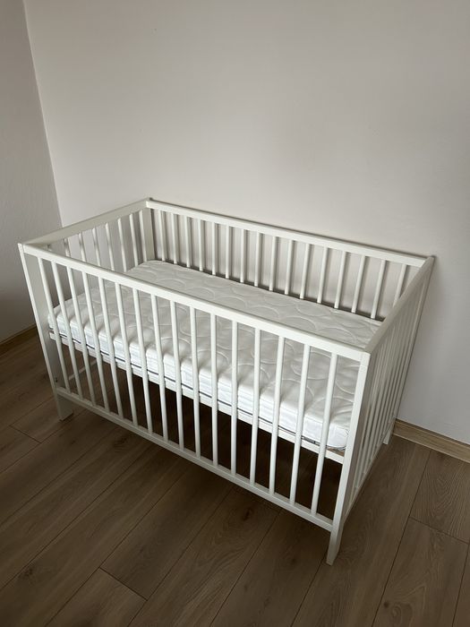 Łóżeczko dziecięce IKEA z materacem 60x120 – stan bardzo dobry