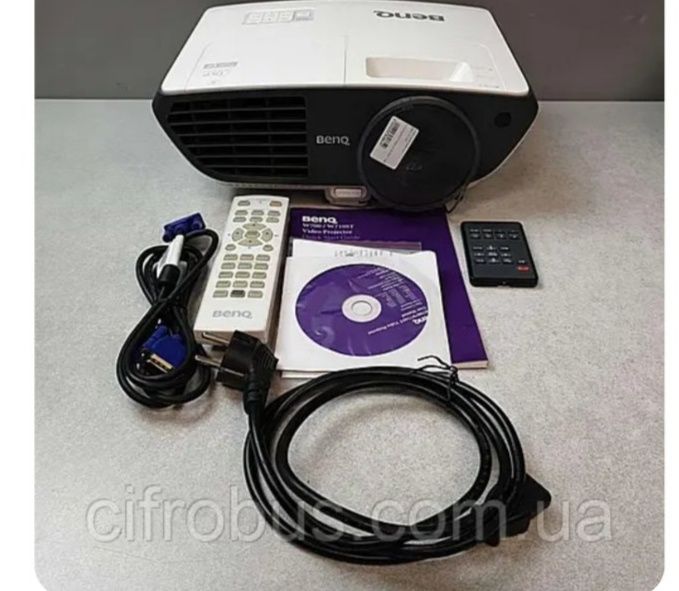 Продам 3д кинопроектор.