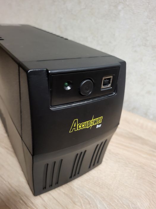 Блок бесперебойного питания  Accupower ISY 1инвертор с б/у  батарей