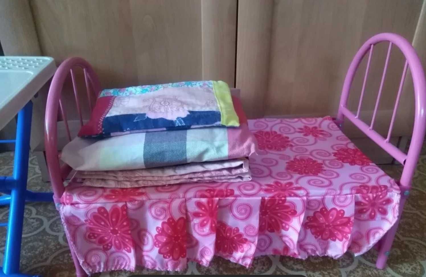 Кроватка для кукол, гладильная доска, горшочек