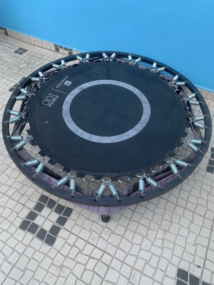 Trampolim fitness Domyos usado com capa