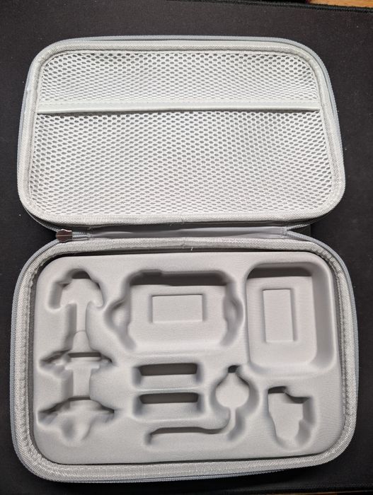 Insta360 ace pro 1/2 carry case