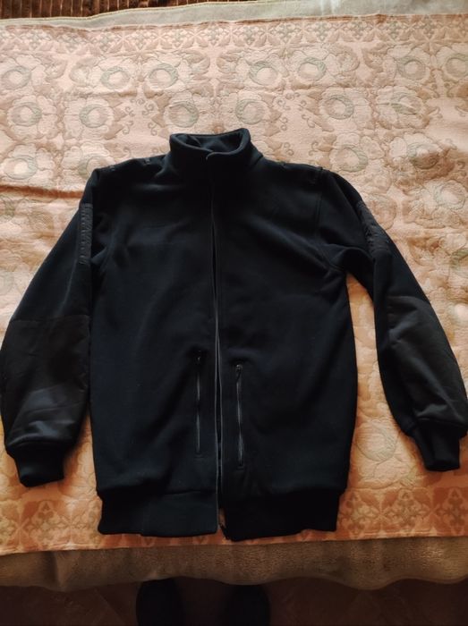 Куртка тактическая флисовая черная.