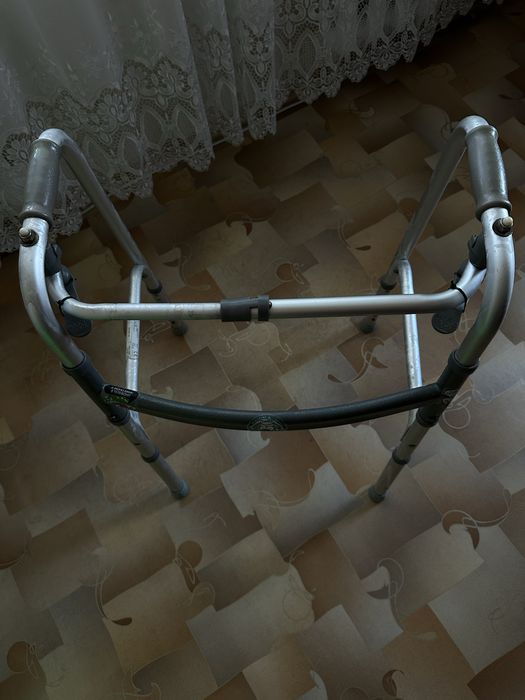 Ходунки для дорослих