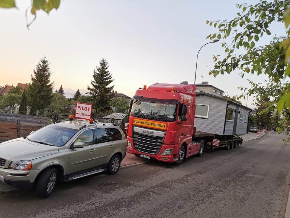 Transport Gabarytów Domków Maszyn Rolniczych Kombajnów Koparek Leśnych