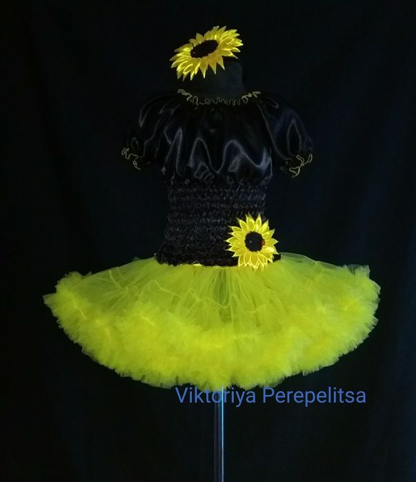 Костюми карнавальні та сукні на рочок