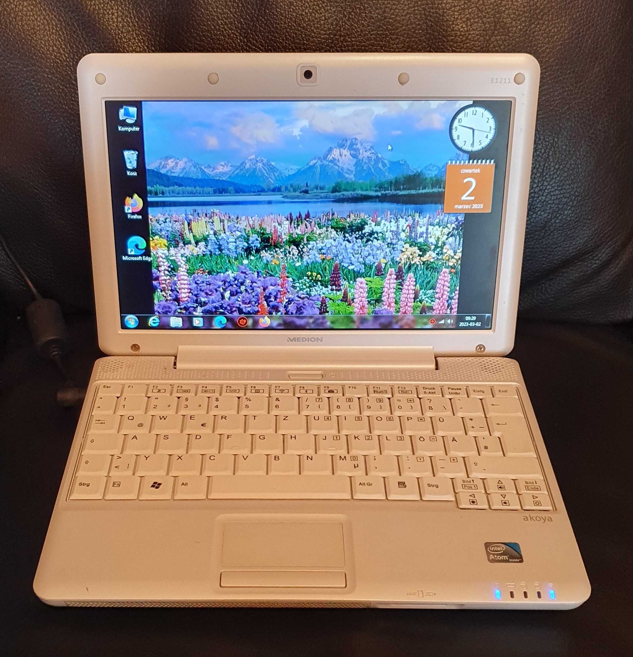 Laptop Medion Akoya E1211