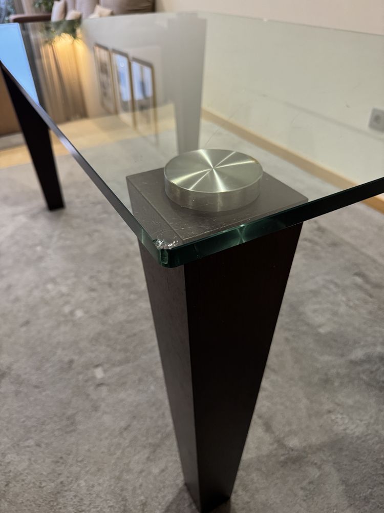 Mesa de jantar com tampo de vidro