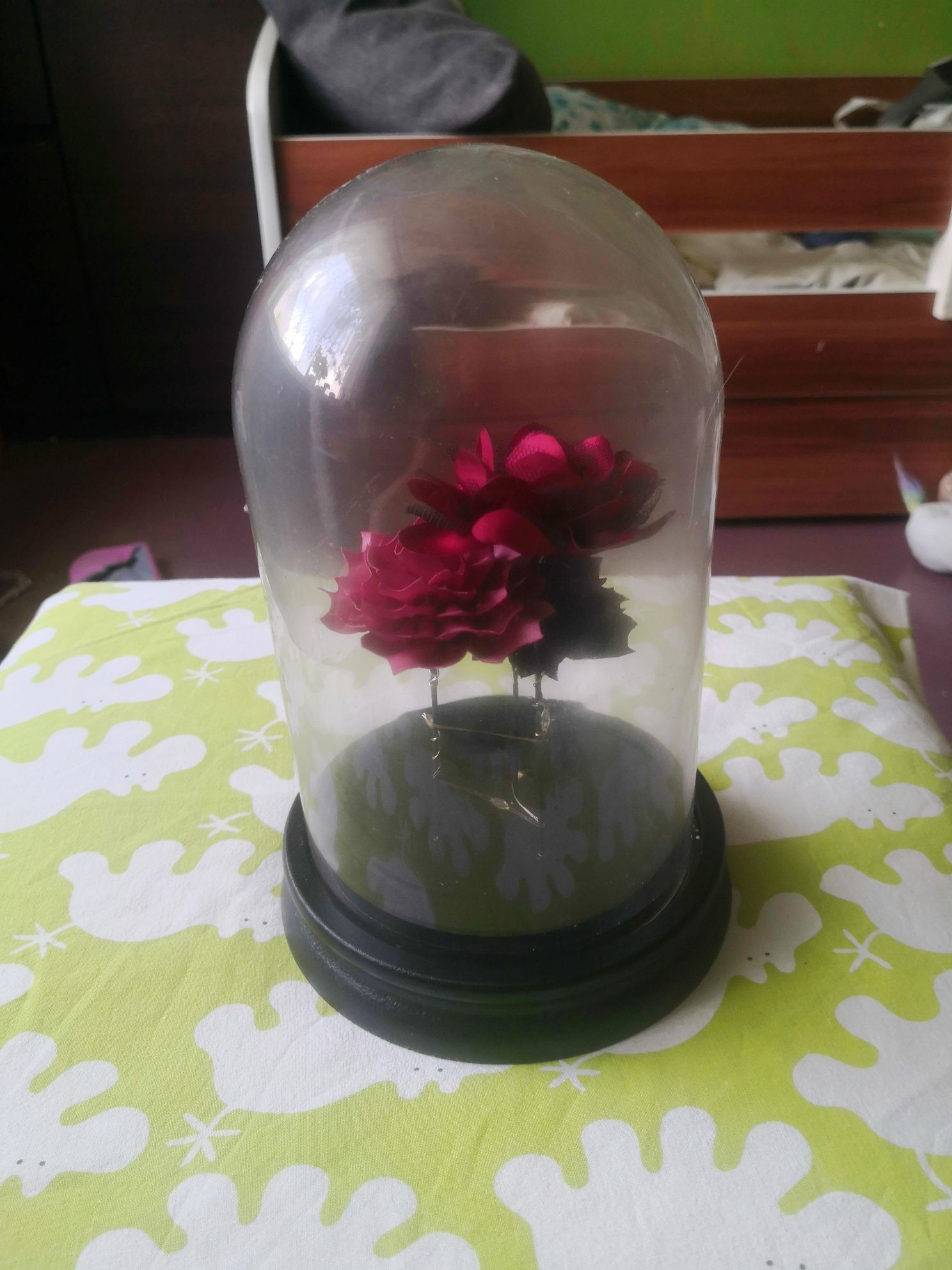 Wieczna Róża w szkle na baterie świecącą róża