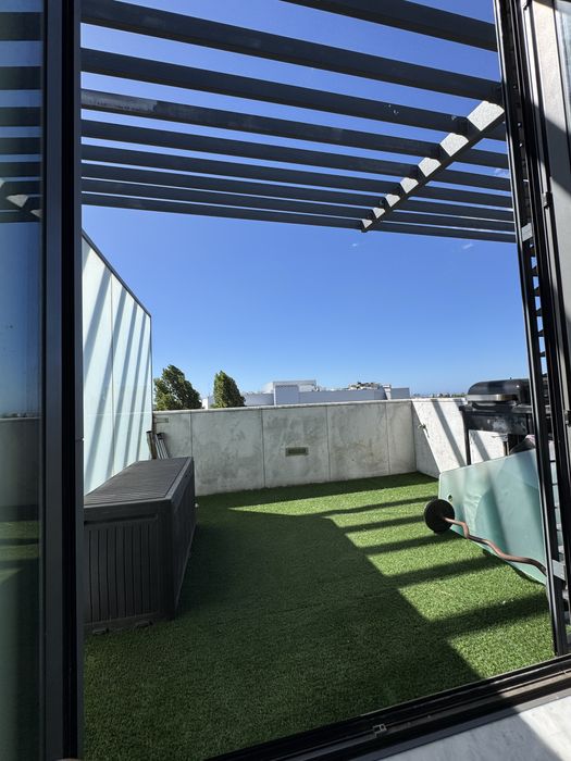 Arrendo Apartamento duplex T1/T1+1 junto ao Norteshopping