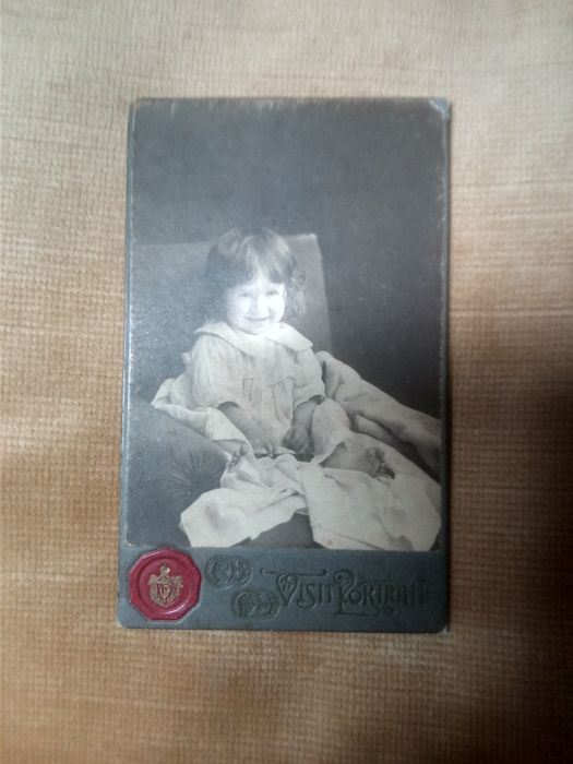 Фотография Л.С. Деречинскаго VisitPortrait