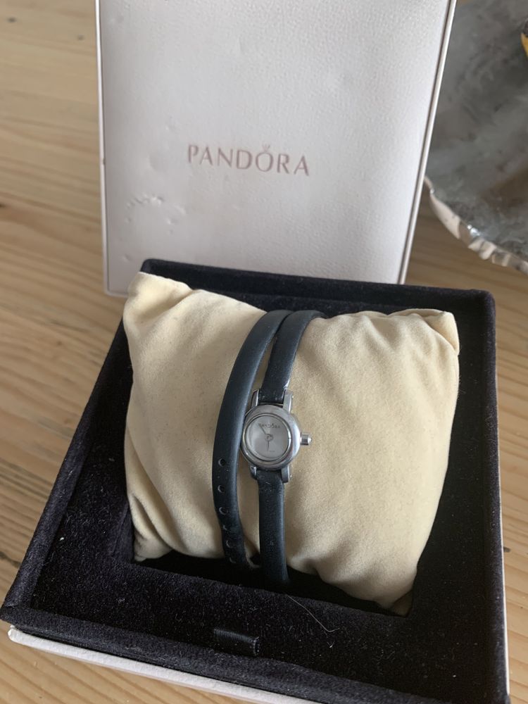 Zegarek Pandora z diamentem