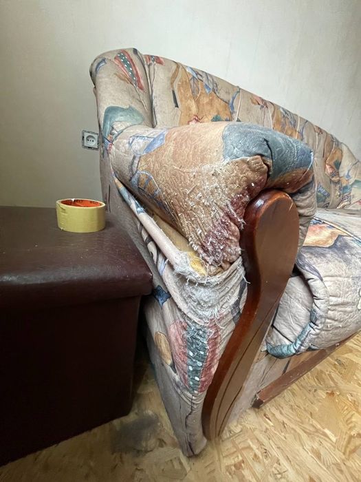 Продам Диван б/у