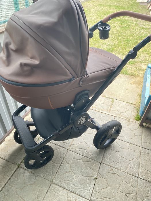 Продам коляску 2 в 1