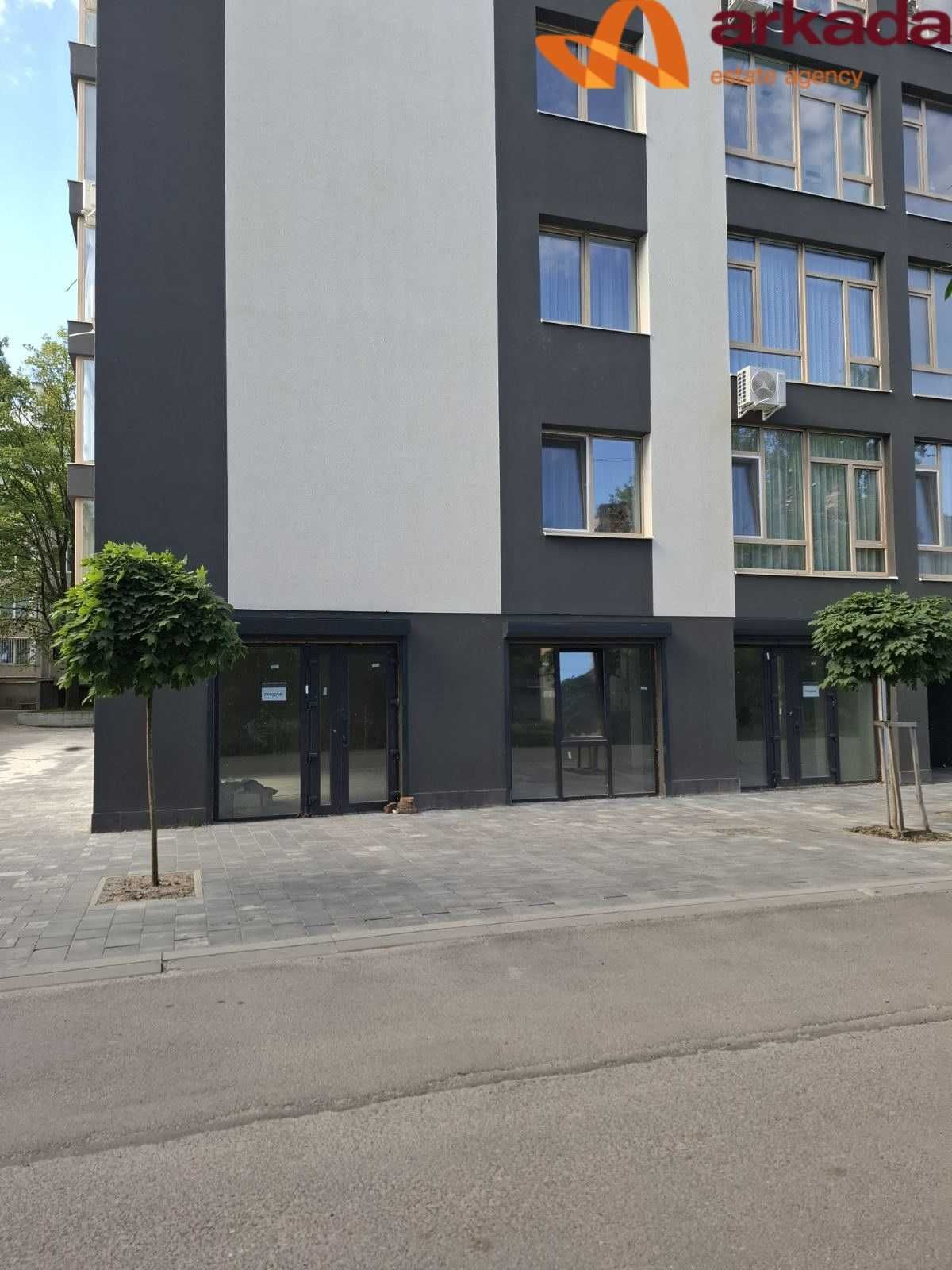 Продаю приміщення біля Парку Шевченка. 96м2.