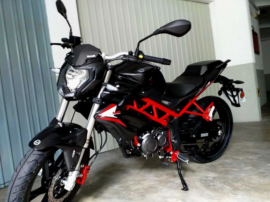 Benelli BN 125 de 2019 em excelentes condições como nova.