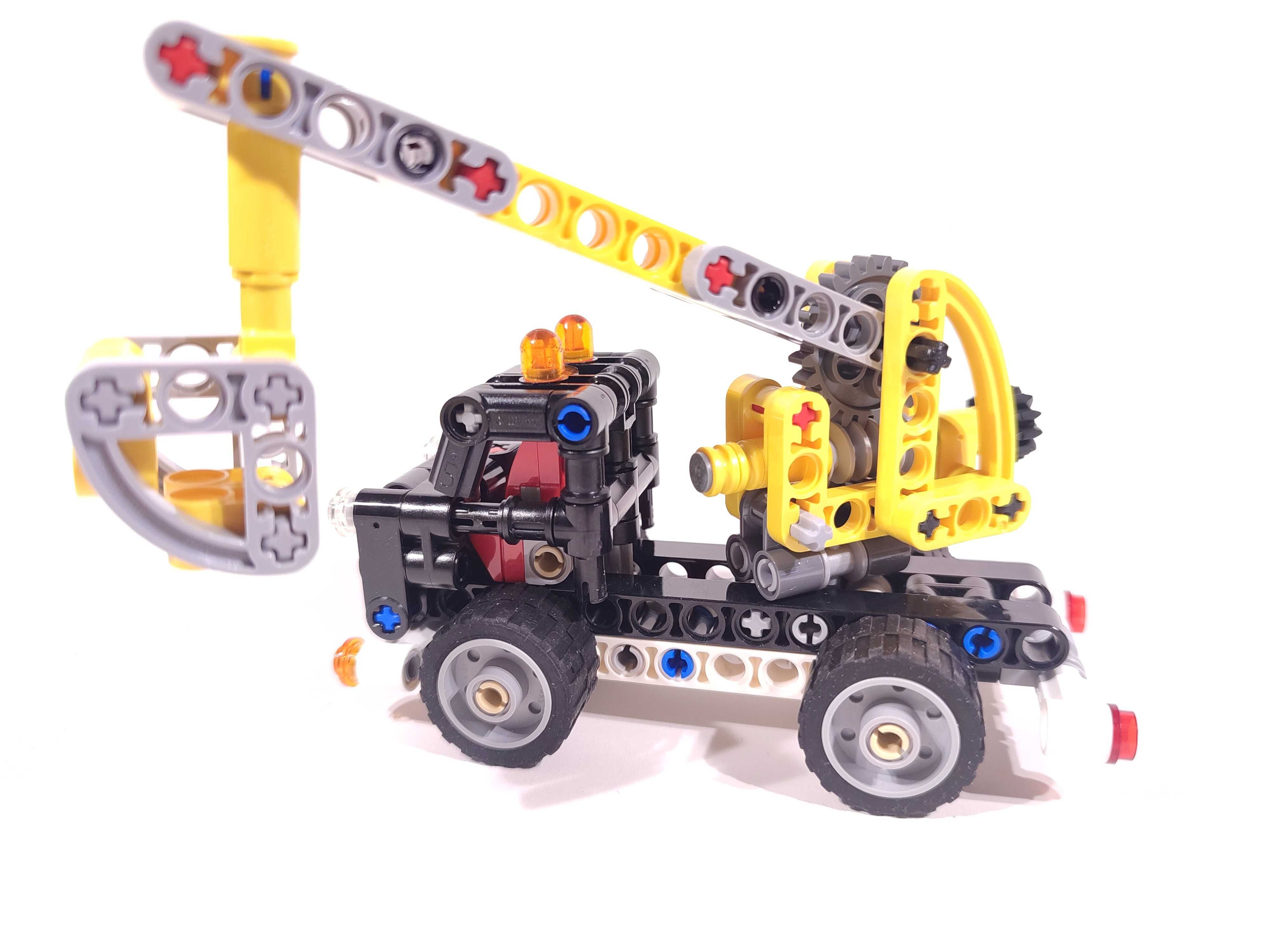 LEGO Technic 42031 - Ciężarówka z wysięgnikiem - Komplet 100%