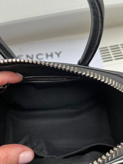 czarna torba na ramię model Antigona Mini Givenchy oryginał
