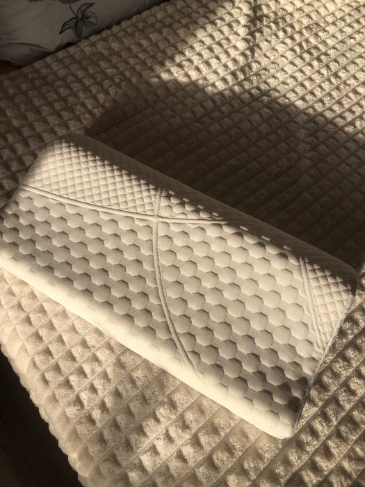 Ортопедична подушка виробництва Come-For, з ефектом памʼяті