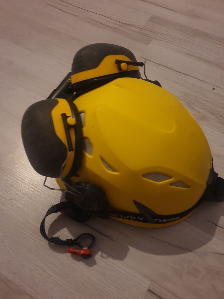 Kask budowlany KASK z latarką Stan jak nowy