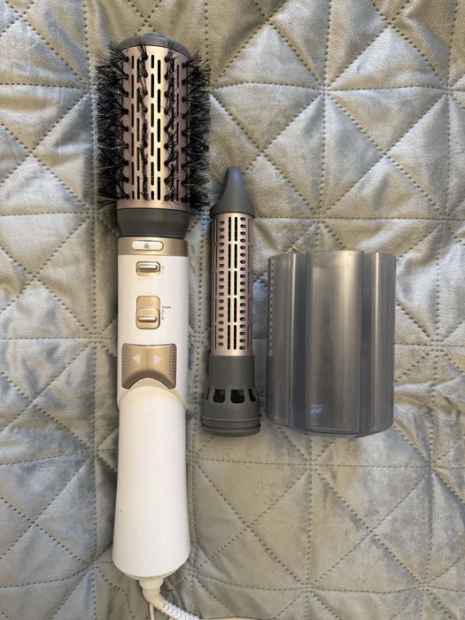 Фен-щітка PHILIPS Rotating volume brush HP8664/00