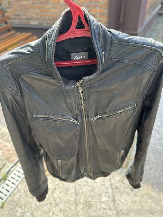 Продам чоловічу шкіряну куртку.