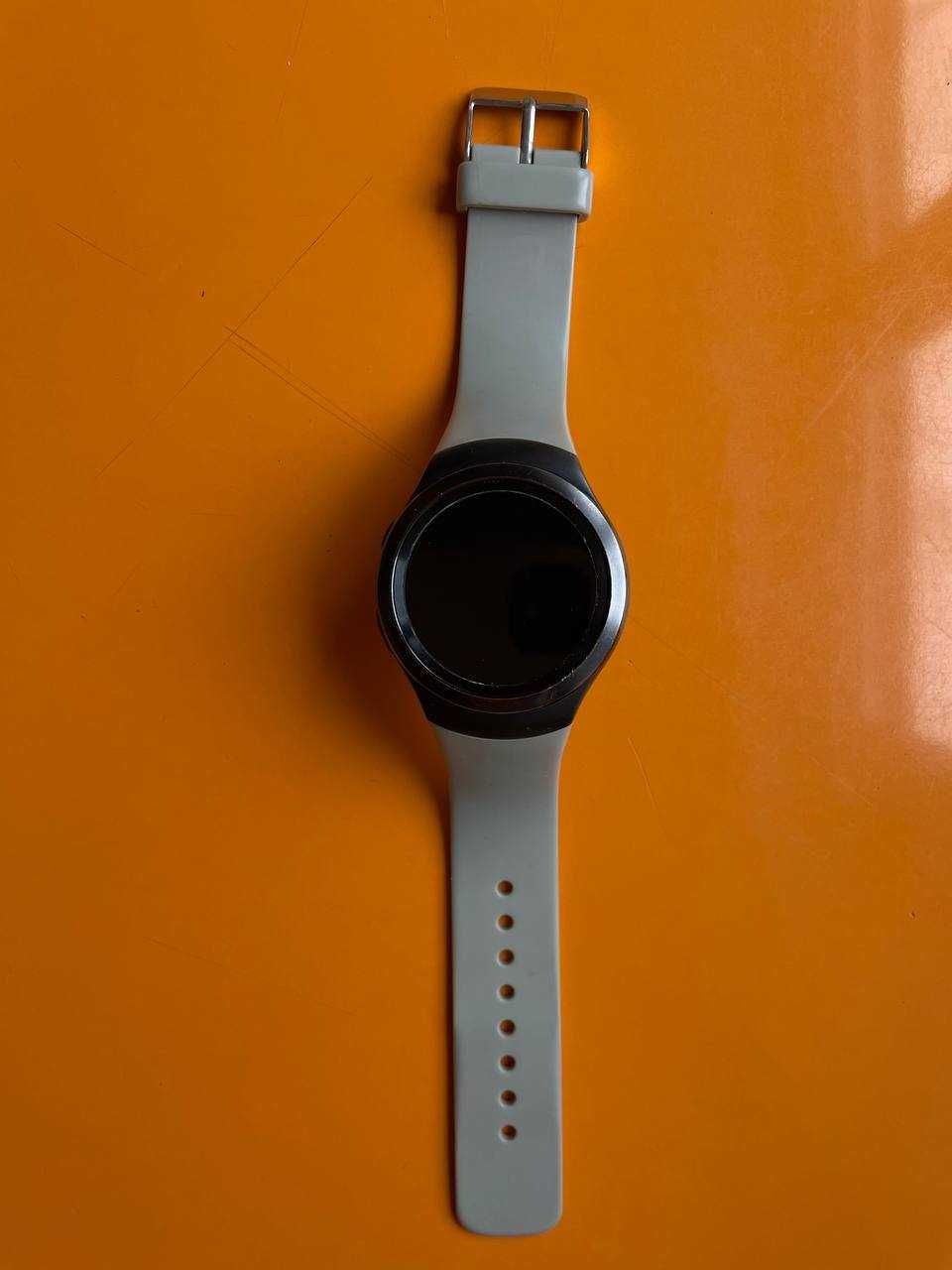 «Умные» часы Samsung Gear S2