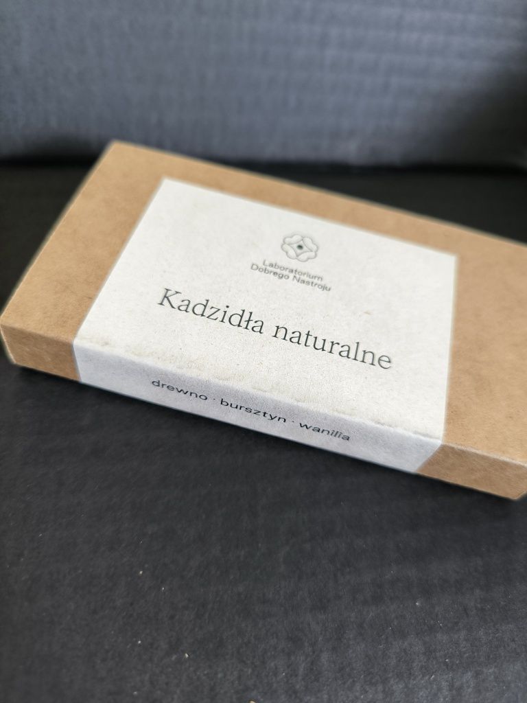Zestaw kadzideł. Cztery rodzaje w jednym opakowaniu.