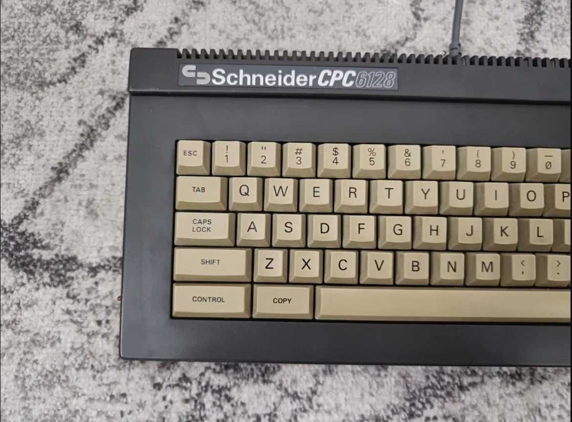 Amstrad Schneider CPC 6128 Retro Vintage
