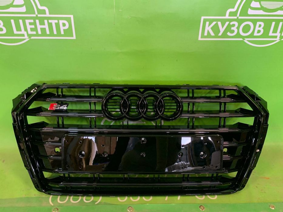 Решетка радиатора в сборе Audi A4 B9 2016 - 2020 решітка бампера