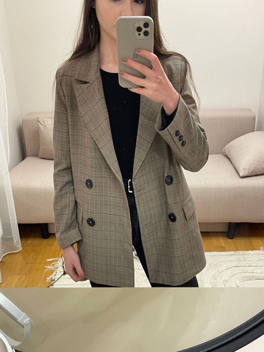 Жіночий піджак бежевий