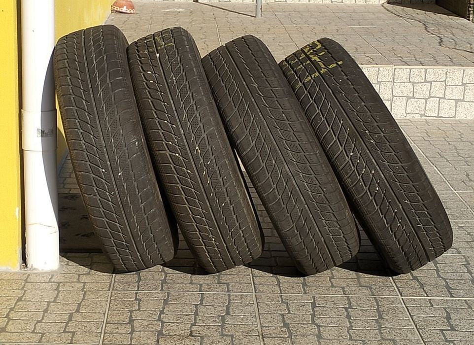 Pneus 175/ 65 R15